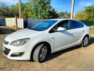 2013 Opel Astra J Рестайлинг, белый, 1000000 рублей, вид 1