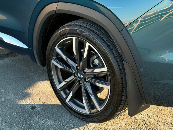 2023 Geely Monjaro (Xingyue L) I, зелёный, 2750000 рублей - вид 3