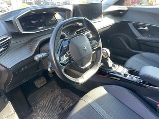 2021 Peugeot 2008 6AT II, красный, 1900000 рублей, вид 5