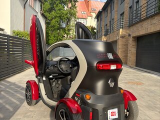 2018 Renault Twizy, красный, 650000 рублей, вид 1