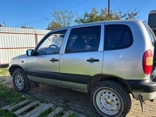 2003 Chevrolet Niva I, серебристый, 300000 рублей, вид 3