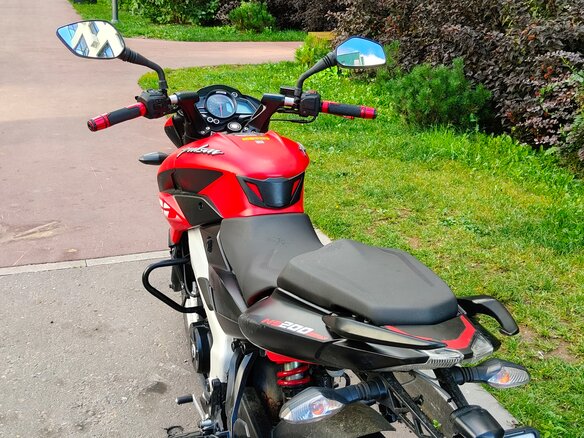 2021 Bajaj Pulsar NS 200, красный, 190000 рублей - вид 6