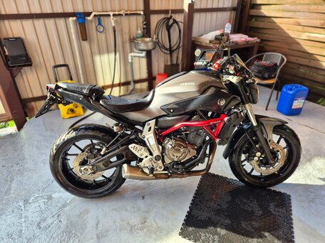 2015 Yamaha MT-07 (FZ-07), серый, 600000 рублей, вид 2
