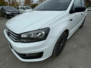 2019 Volkswagen Polo V Рестайлинг, белый, 990000 рублей, вид 4