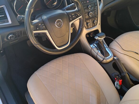 2013 Opel Astra J Рестайлинг, белый, 1000000 рублей - вид 7