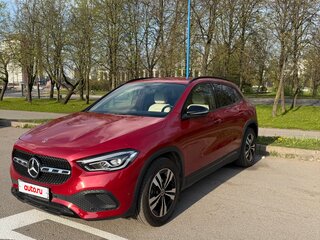 2021 Mercedes-Benz GLA 200 II (H247), красный, 3700000 рублей, вид 3