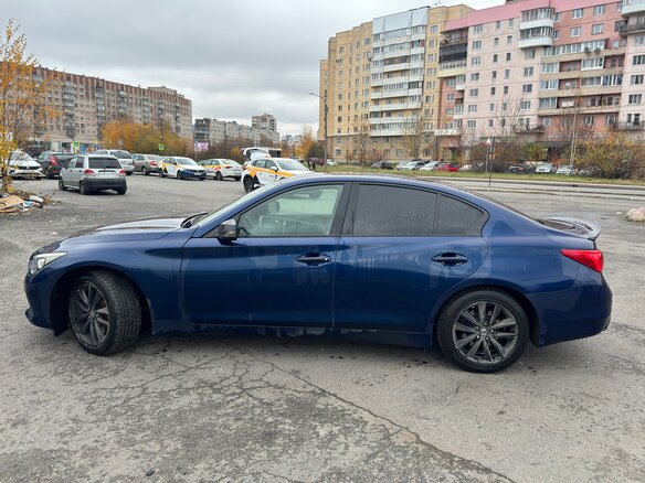 2017 Infiniti Q50 I, синий, 1550000 рублей - вид 4