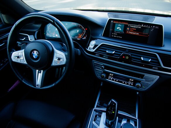 2020 BMW 7 серии 730d xDrive VI (G11/G12) Рестайлинг, чёрный, 7700000 рублей - вид 23