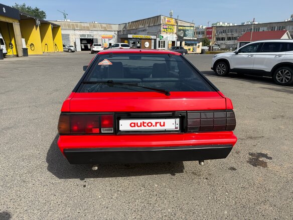 1988 Mitsubishi Starion, красный, 990000 рублей - вид 10