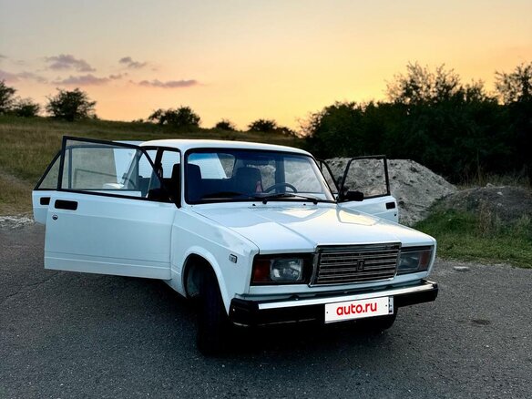 2008 Lada (ВАЗ) 2107, белый, 200000 рублей - вид 2