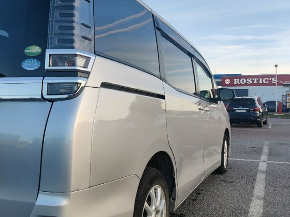 2017 Toyota Voxy III (R80), серебристый, 2500000 рублей - вид 5