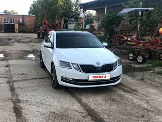 2017 Skoda Octavia III (A7) Рестайлинг, белый, 1700000 рублей, вид 2