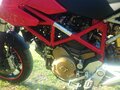 2008 Ducati Hypermotard, красный - вид 2