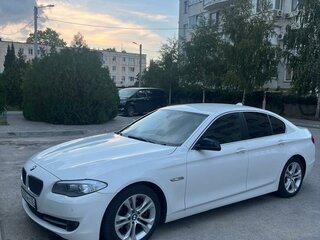 2013 BMW 5 серии 520d VI (F10/F11/F07) Рестайлинг, белый, 2300000 рублей, вид 4