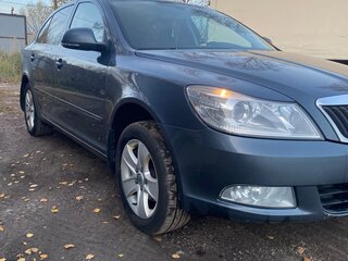 2011 Skoda Octavia II (A5) Рестайлинг, серый, 700000 рублей, вид 1