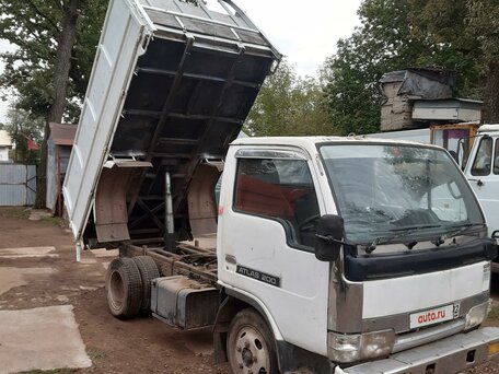1992 Nissan Atlas, белый, 800000 рублей, вид 1