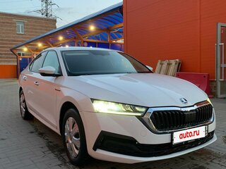 2021 Skoda Octavia IV (A8), белый, 1450000 рублей, вид 1