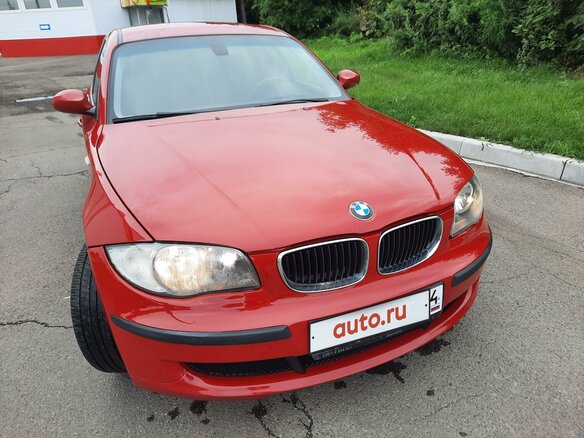 2009 BMW 1 серии 116i I (E81/E82/E87/E88) Рестайлинг, красный, 770000 рублей - вид 1