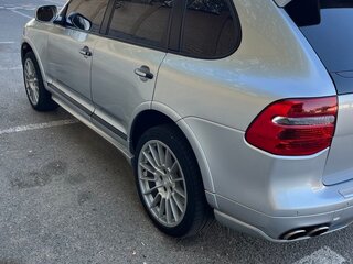 2009 Porsche Cayenne Turbo I Рестайлинг (957), серебристый, 2200000 рублей, вид 4