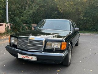1982 Mercedes-Benz S-Класс 500 II (W126), чёрный, 2300000 рублей, вид 2