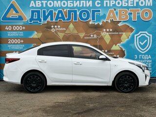 2022 Kia Rio IV Рестайлинг, белый, 1310000 рублей, вид 4