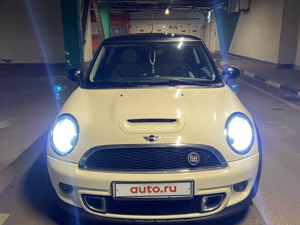 2011 Mini Hatch Cooper S II (R56) Рестайлинг, бежевый, 1190000 рублей