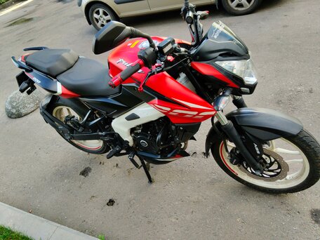 2021 Bajaj Pulsar NS 200, красный, 190000 рублей, вид 4