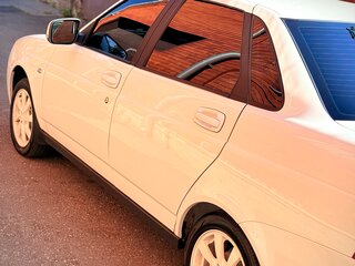 2017 Lada (ВАЗ) Priora I Рестайлинг, белый, 745000 рублей, вид 3