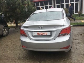 2015 Hyundai Solaris I Рестайлинг, серебристый, 1250000 рублей, вид 4