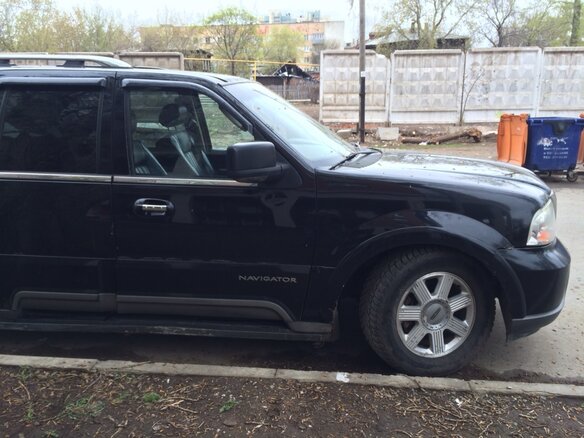 2002 Lincoln Navigator 6-speed II, чёрный - вид 9