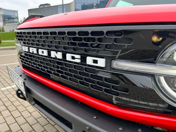 2021 Ford Bronco VI, красный - вид 13
