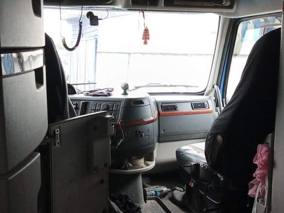 2008 Volvo VNL, голубой, 4780000 рублей - вид 4