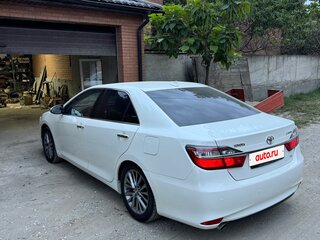 2016 Toyota Camry VII (XV50) Рестайлинг, белый, 1800000 рублей, вид 4