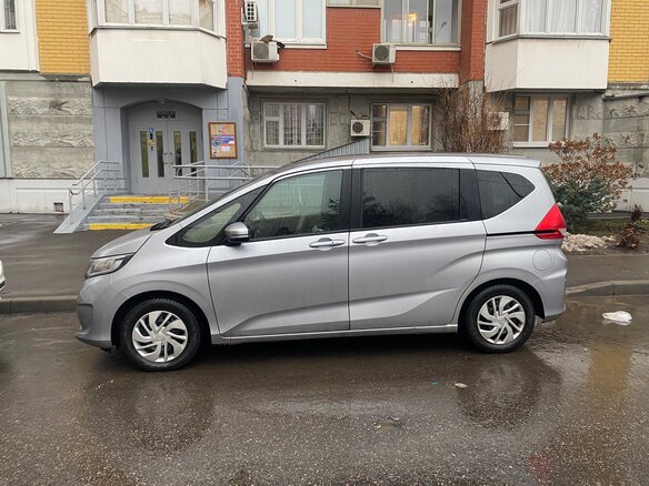 2019 Honda Freed II, серый, 1400000 рублей - вид 7
