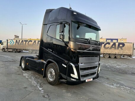2022 Volvo FH, чёрный, 12990000 рублей, вид 4