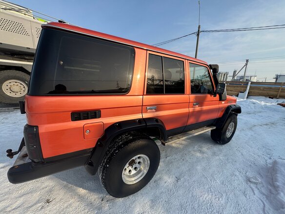 1990 Toyota Land Cruiser Prado 70 Series, оранжевый - вид 24