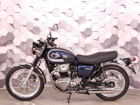 2021 Kawasaki W 800, синий, 777000 рублей, вид 4