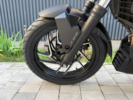 2018 Bajaj Dominar 400, чёрный, 253000 рублей, вид 3