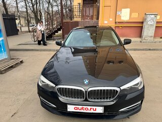 2017 BMW 5 серии 520d xDrive VII (G30/G31/G38), чёрный, 2700000 рублей, вид 3