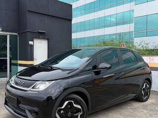 2024 BYD Dolphin 44.9 kWh I, чёрный, 1520000 рублей, вид 3
