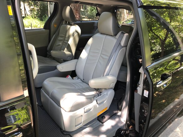 2012 Toyota Sienna III, чёрный, 2535000 рублей - вид 23