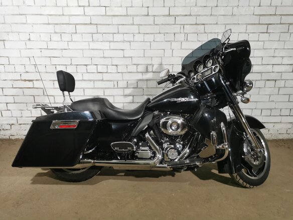 2013 Harley-Davidson Street Glide, чёрный, 1100000 рублей - вид 4