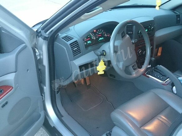 2006 Jeep Grand Cherokee III (WK), серебристый - вид 4