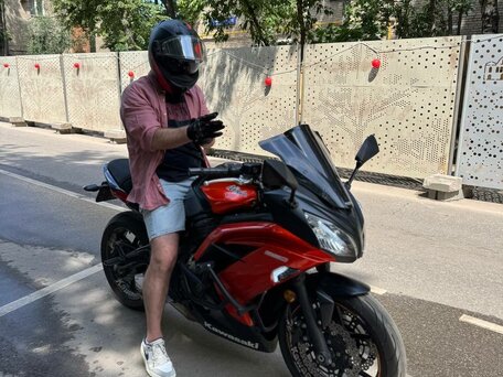 2020 Kawasaki Ninja 650, красный, 647000 рублей, вид 2