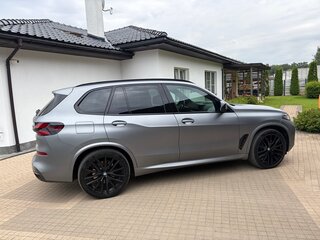 2023 BMW X5 40i IV (G05/G18) Рестайлинг, серый, 9390000 рублей, вид 4