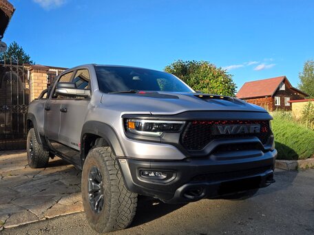 2022 Ram 1500 Crew Cab TRX V, серый, 8100000 рублей, вид 2