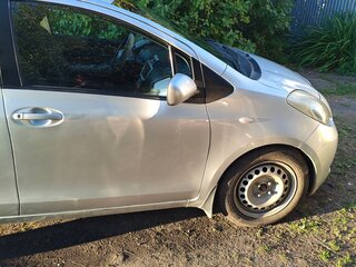 2008 Toyota Yaris II, серый, 590000 рублей, вид 1