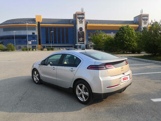 2015 Chevrolet Volt I, серебристый, 1500000 рублей, вид 3