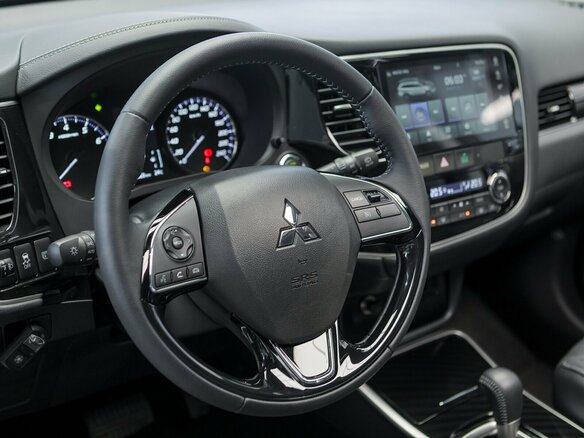2022 Mitsubishi Outlander III Рестайлинг 3, белый - вид 15