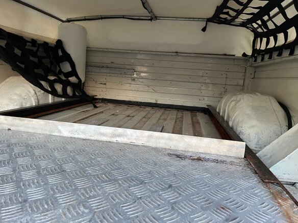 2004 Land Rover Defender 130 I, белый - вид 16